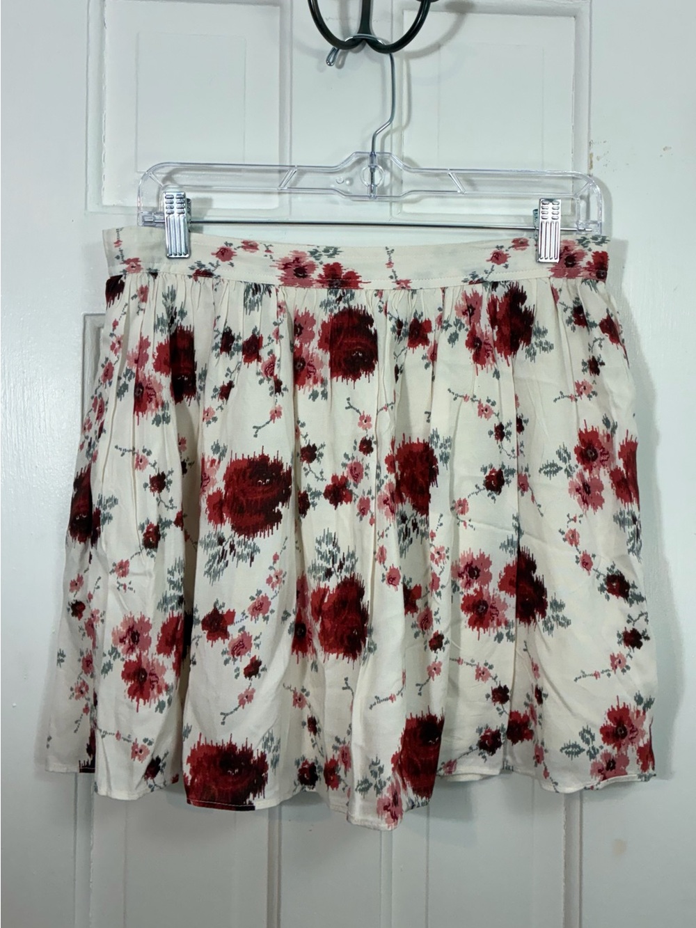 NWT AEO Floral Red & White Gathered Mini Skirt Cottagecore Romantic Size Medium